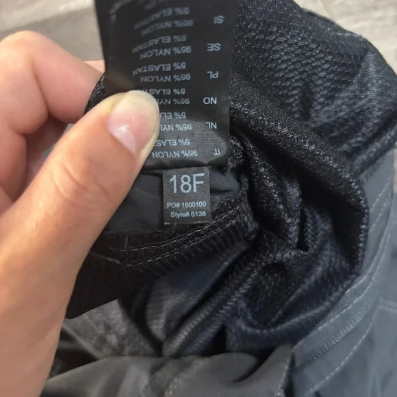 Kuhl Renegade Stealth Convertible Mens 34x30 Grey Zip Off Hiking Cargo Shorts - Picture 10 of 16